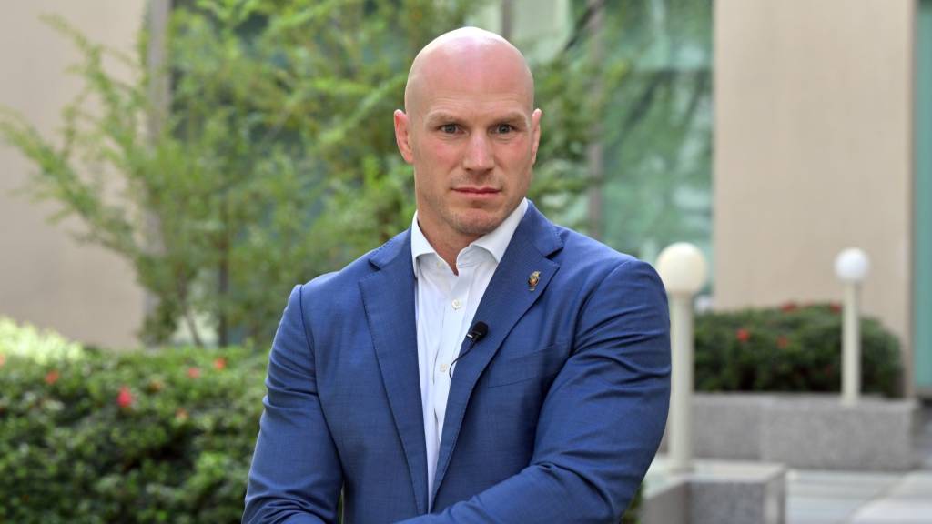 ‘Really disappointed’, ‘betrayal’, ‘bare minimum’: The reaction to Albanese’s long-awaited gambling advertising reforms