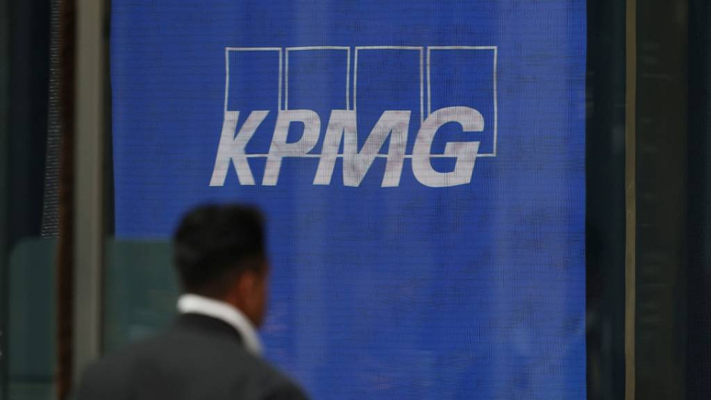 Trust breaks down in a predictable order: Big challenge for Big Four