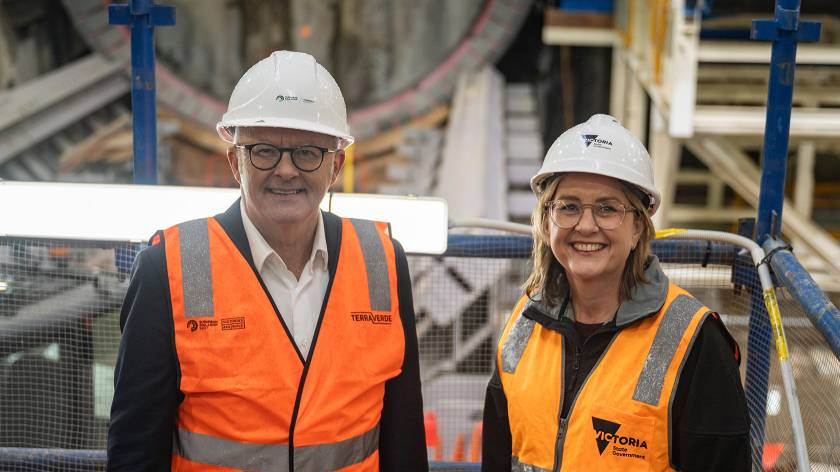Support is collapsing for the Suburban Rail Loop debacle. Albanese is the last fool standing