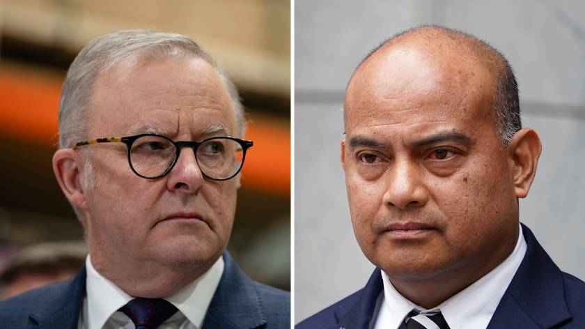 Labor abandons secrecy on $2.5bn resettlement deal with Nauru